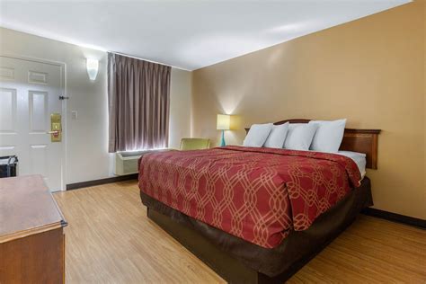 Econo Lodge Rooms: Pictures & Reviews - Tripadvisor