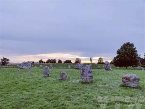 Avebury Stone Circle vs Stonehenge - Very Tasty World