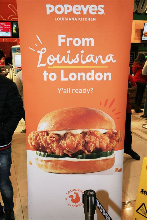 Popeyes UK Opening: Londoners Queue for Fried Chicken Sandwiches ...