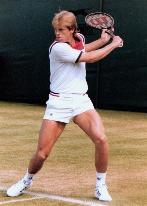 Tennis Golden Oldies: 32 Retro Photos of Male Tennis Players in the ...