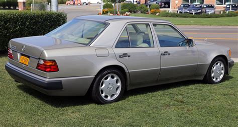 File:1992 Mercedes-Benz 500E (W124.036), rear right.jpg - Wikipedia