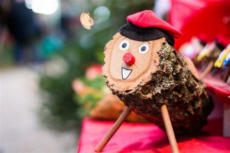 Caga tió, tradición del tío Nadal en Barcelona