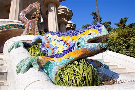 Barcelona Gaudi Park Guell / The Entrance And Walkway To The Gaudi ...