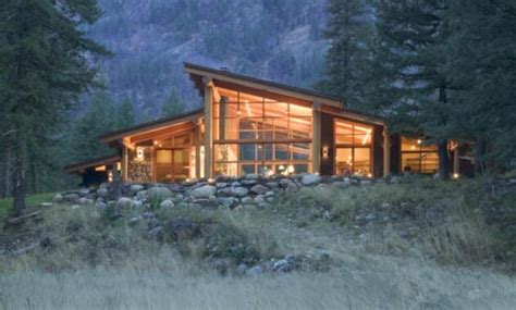 Canyon House: An Award-Winning Home with Privacy and Panoramic Views