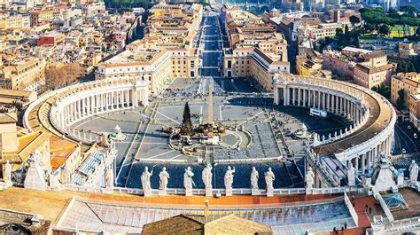 Visiting Saint Peter´s Square in the Vatican. History. Must Do's for St ...