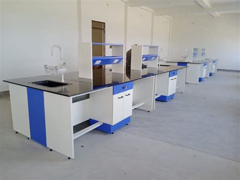 Lab workbench ‒ The Most Common Lab Furniture | Labkafe