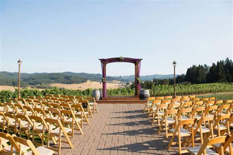 Oregon Winery Wedding Venues - WineryHunt Oregon