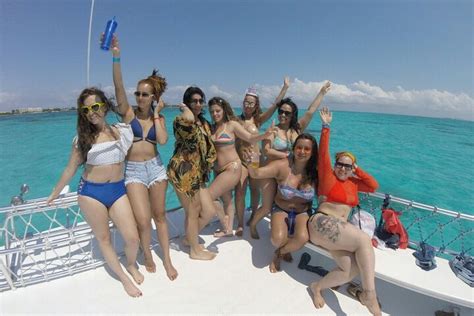 2023 Catamaran Party Boat Cancun provided by Fragata Catamaran