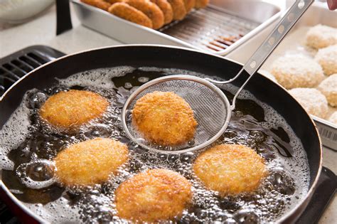 The 5 Best Deep Frying Utensils - Tales from the Chef