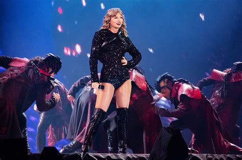 Taylor Swift’s Reputation Tour B-Stage: Songs She Has Surprised Fans ...