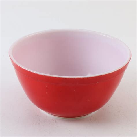 Pyrex "Primary Colors" Mixing Bowls, Circa 1945-1949 | EBTH