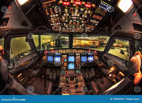 Airbus A330 Cockpit at Night Stock Photo - Image of airbus, instrument ...