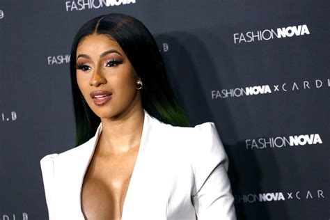 Cardi B shows off new tattoo