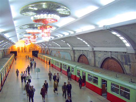 File:Pyongyang Metro-1.jpg - Wikipedia