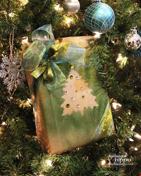 12 Days of Christmas Crafts - Day 5 Gift Wrap - Hydrangea Hippo by ...