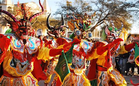 Tour Noche de Víspera Fiesta de La Tirana - Tours en Latinoamérica