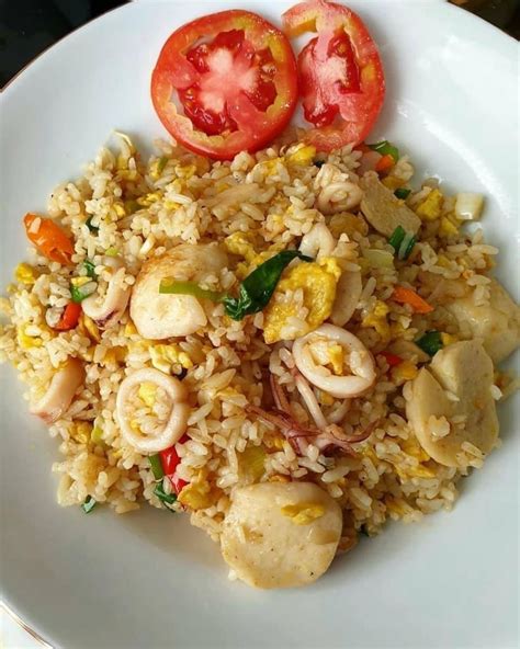 10 Resep nasi goreng seafood spesial, enak dan praktis