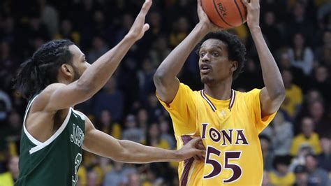 College basketball: Iona beats rival Manhattan, takes top spot in MAAC