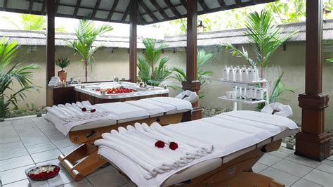 Best Luxury Ayurvedic Spa Resorts in Kerala