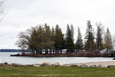 Innisfil Beach Park parking fees set to rise for visitors - Innisfil News