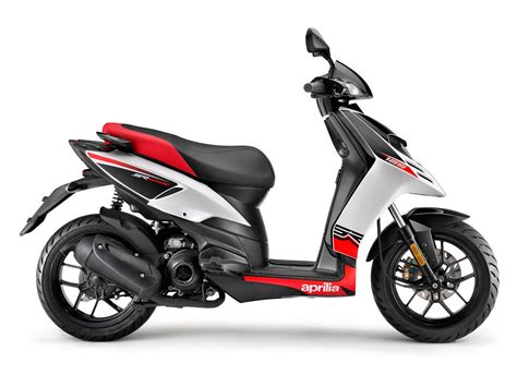 APRILIA SR Motard 125 (2013-2014) Specs, Performance & Photos ...