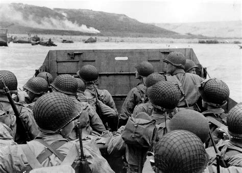 American troops approaching Omaha Beach on Normandy Beach, D-Day, World ...