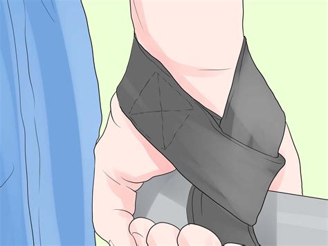 How to Use Lifting Straps: 8 Steps (with Pictures) - wikiHow