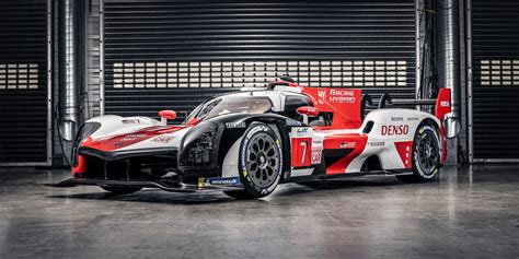 Toyota presents hybrid racecar for WEC | electrive.com