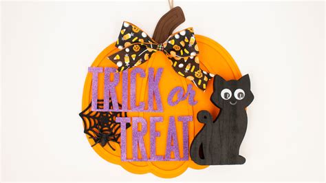 DIY Halloween Trick or Treat Sign – Craft Box Girls