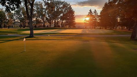 Maple Ridge re-opens 3 holes on golf course | CTV News