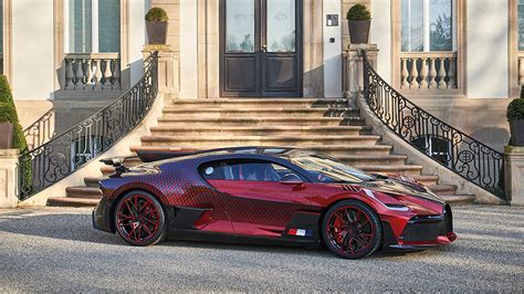 This ‘Lady Bug’ Bugatti Divo’s Epic Paint Job Took Two Years to Finish ...