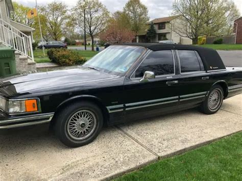 1991 LINCOLN TOWN CAR - PRESIDENTIAL EDITION for sale