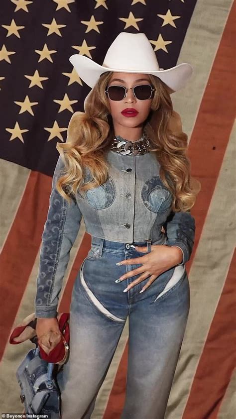 Beyonce goes double denim with a cowboy hat and American flag scarf ...