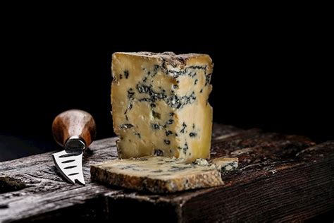 English Blue Cheeses: 22 Blue Cheese Types in England | TasteAtlas