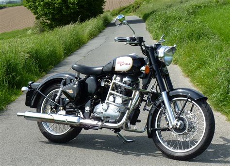 File:Royal Enfield Bullet Classic 500.jpg - Wikimedia Commons