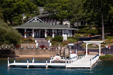 The Geneva Lake Shore Path • Lakeshore Magazine