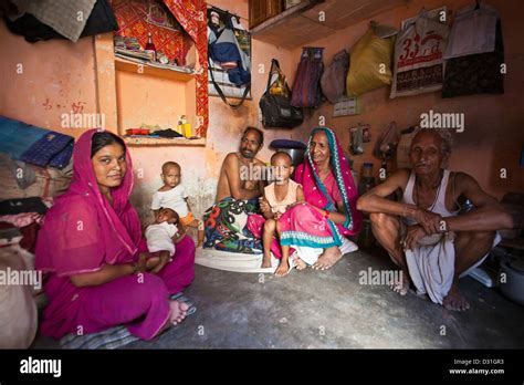 Slum interior hi-res stock photography and images - Alamy