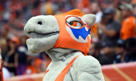 Broncos mascot flexed on Melvin Gordon behind his back | Broncos Wire