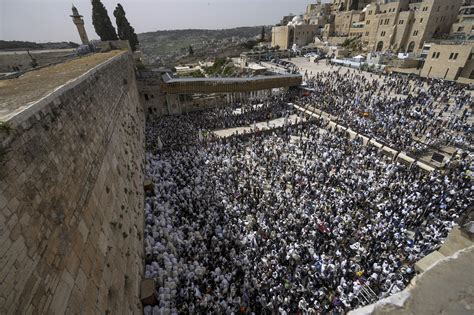 Western Wall Passover prayer event ends peacefully, with relatively low ...