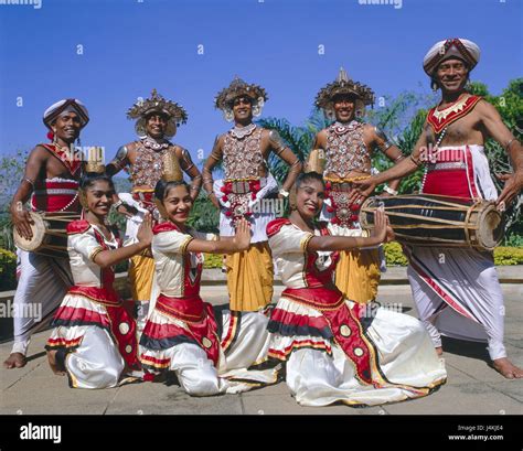 Sri Lanka, Kandy, dance group, clothes, traditionally, group picture ...