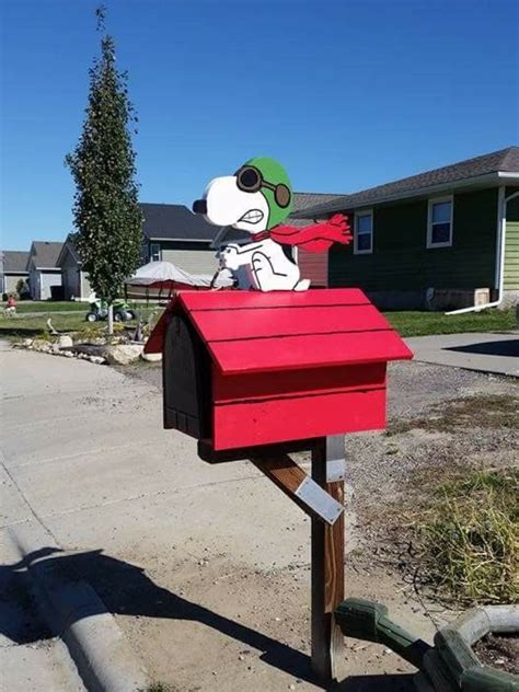 Snoopy mailbox | Diy mailbox, Red mailbox, Diy