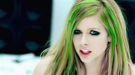 Smile {Music Video} - Avril Lavigne Photo (38792595) - Fanpop