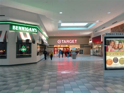 Coral Ridge Mall - Iowa City / Coralville, Iowa - Bennigan… | Flickr