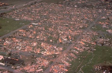 My Hurricane Andrew Story: A Book Review | Weather Underground