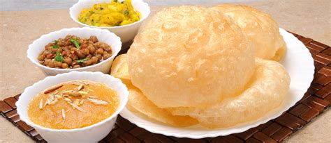 Halwa Poori | Traditional Breakfast From Pakistan