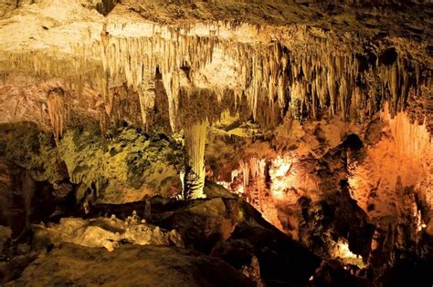 How Are Stalagmites Formed In Caves : If the water oozing through the ...