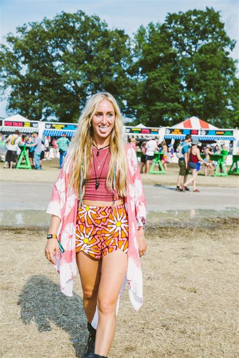 WHAT TO WEAR TO BONNAROO 2023 | Indie music festival outfit, Bonnaroo ...