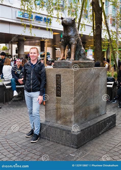 Tourist Taking Pictures with Hachiko Memorial Statue Editorial ...