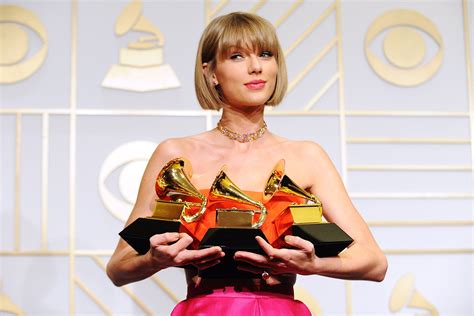 Why Are the Grammys Suddenly Lashing Out at Taylor Swift? | Vanity Fair