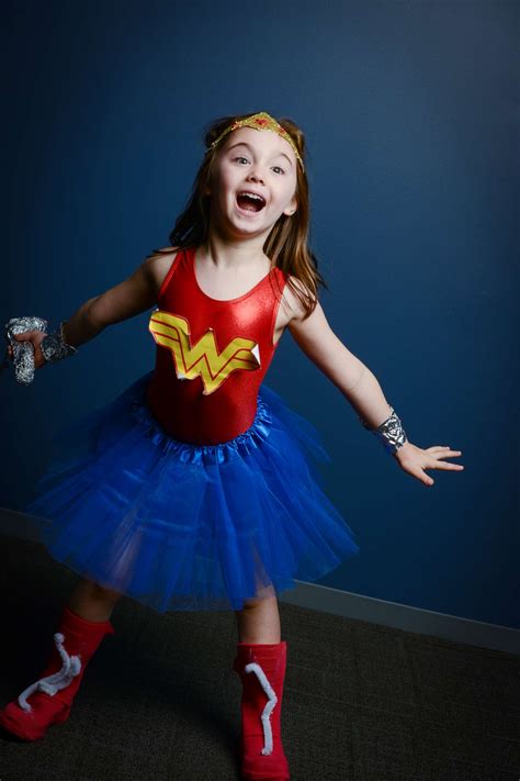 How to make last-minute superhero costumes for children - ABC News